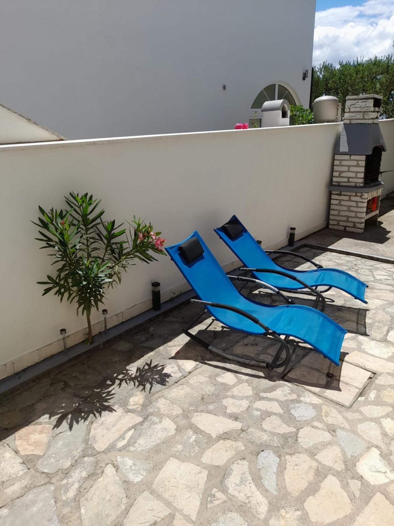 Apartment Milka By The Sea Karlobag Buitenkant foto