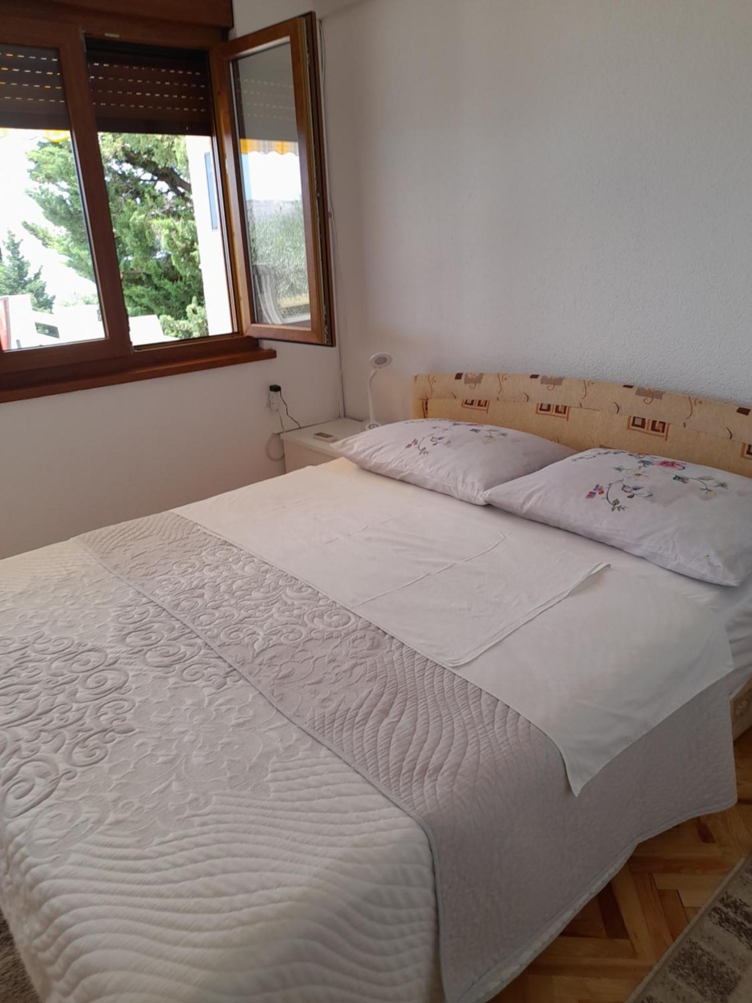 Apartment Milka By The Sea Karlobag Buitenkant foto